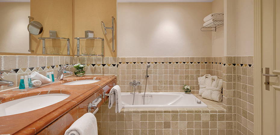 Executive Room Seaside - THE CAMP DE MAR Hotel & Resort