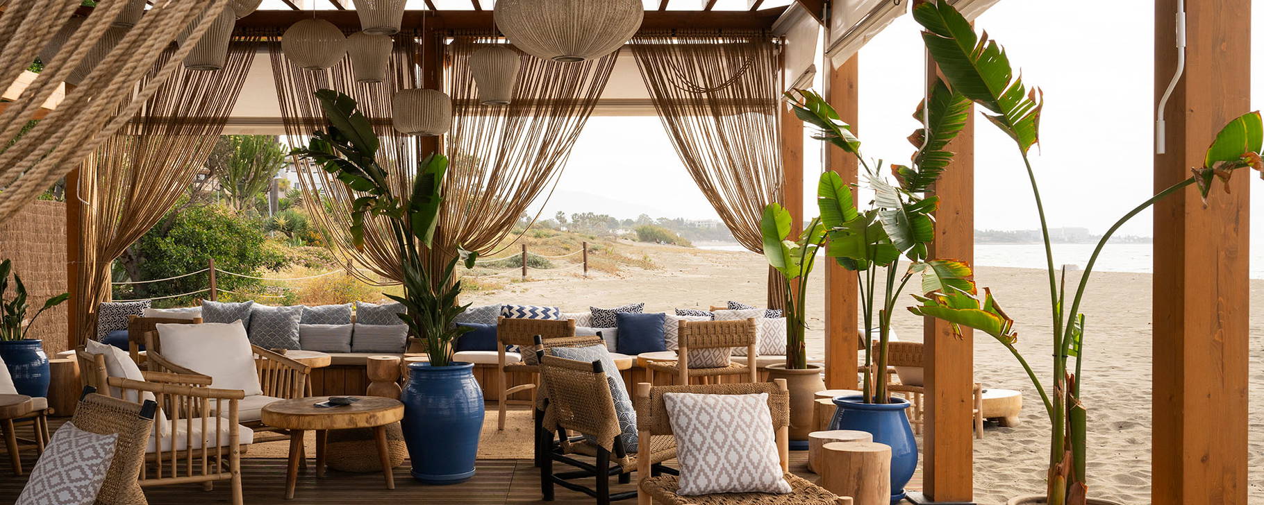 AZURE Beach Lounge - METT Marbella – Estepona