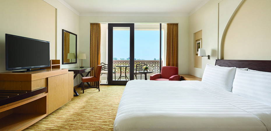 Guest Room with Sea View - Hilton Muscat Al Bandar