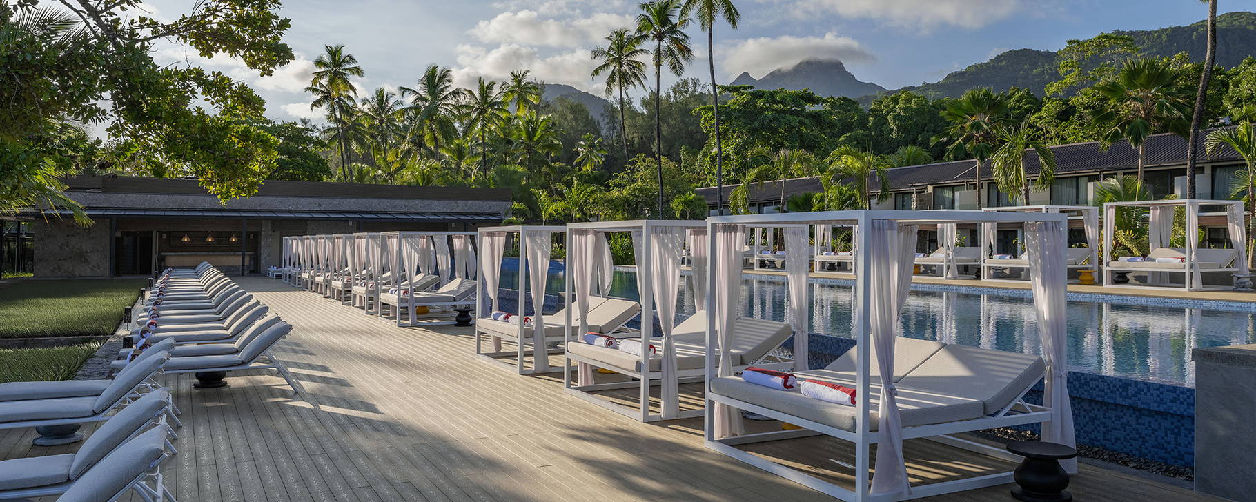 Poolanlage - Avani+ Barbarons Seychelles