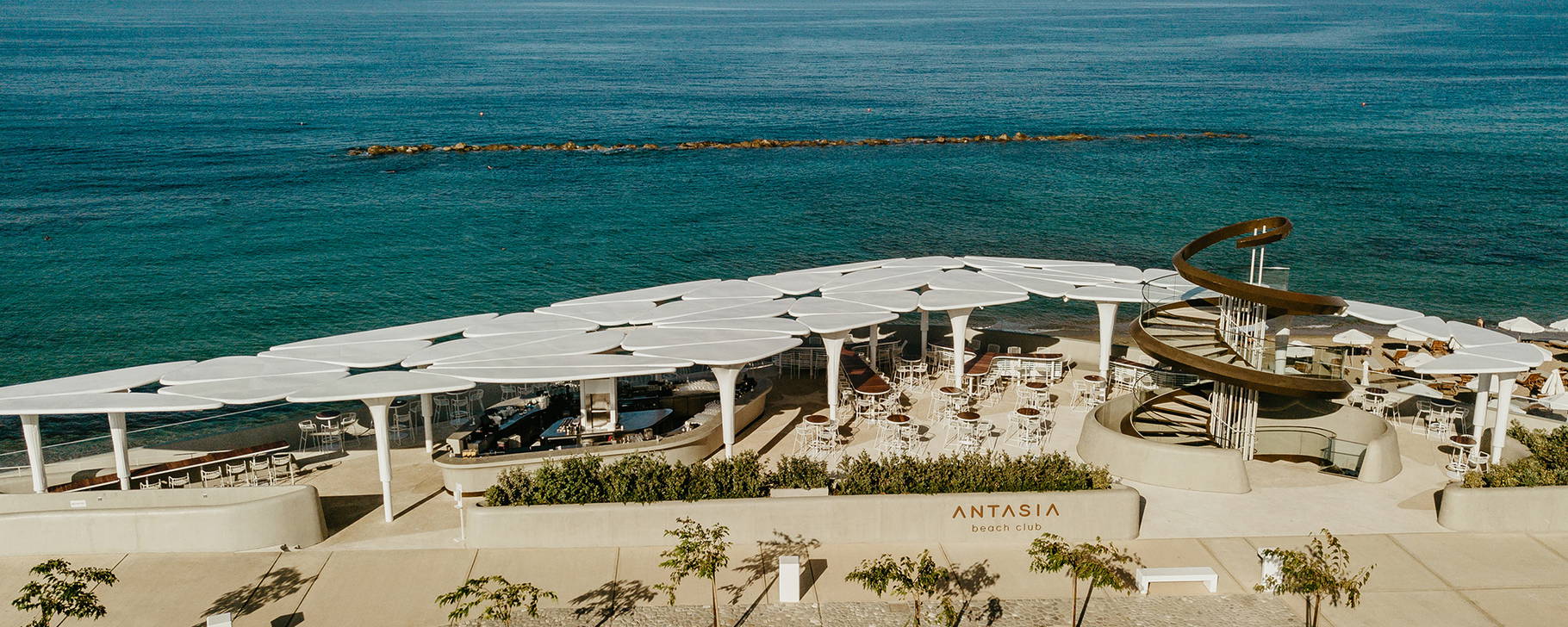 Beach Club - Annabelle