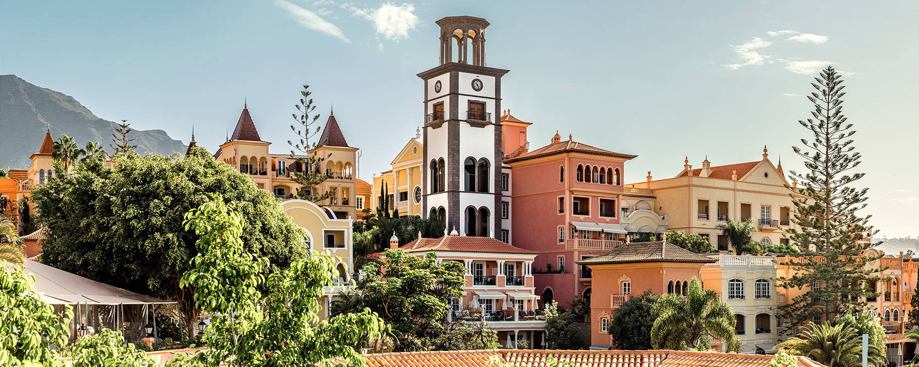 Hotelgebäude - Bahía del Duque