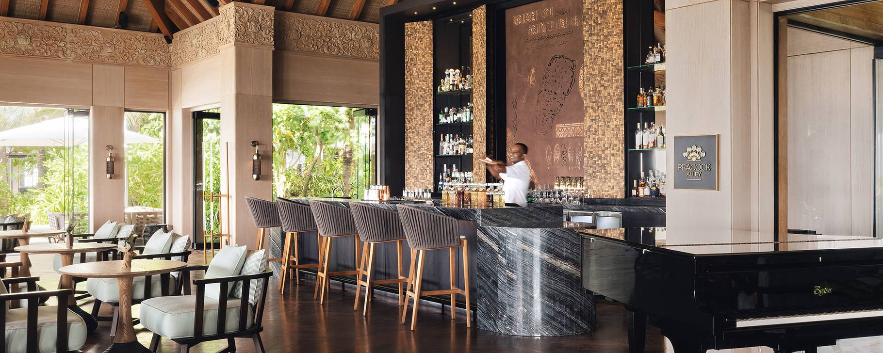 Peacock Alley Bar - Waldorf Astoria Maldives Ithaafushi