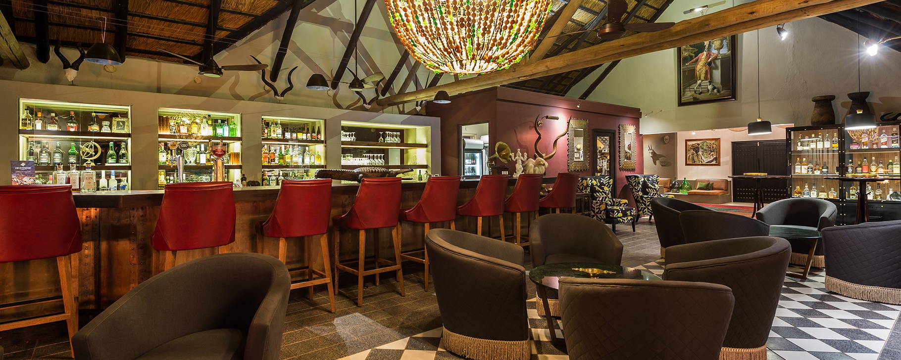 Bush Lodge Bar - Sabi Sabi Private Game Reserve