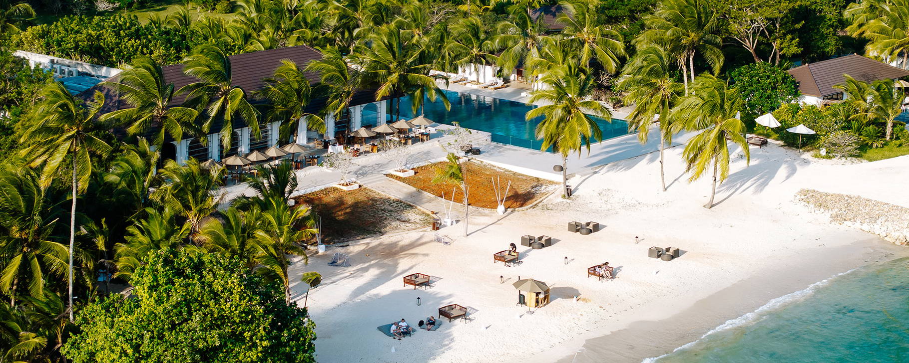 Strand und Hauptpool - The Residence Zanzibar
