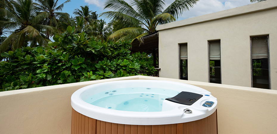 Deluxe Room with Hot Tub - White Sand Luxury Villas & Spa