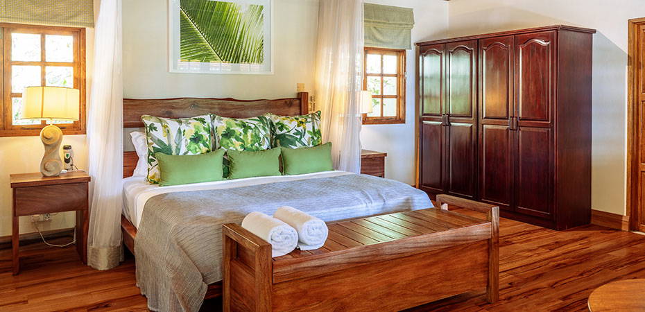 Beach Cottage - Denis Private Island