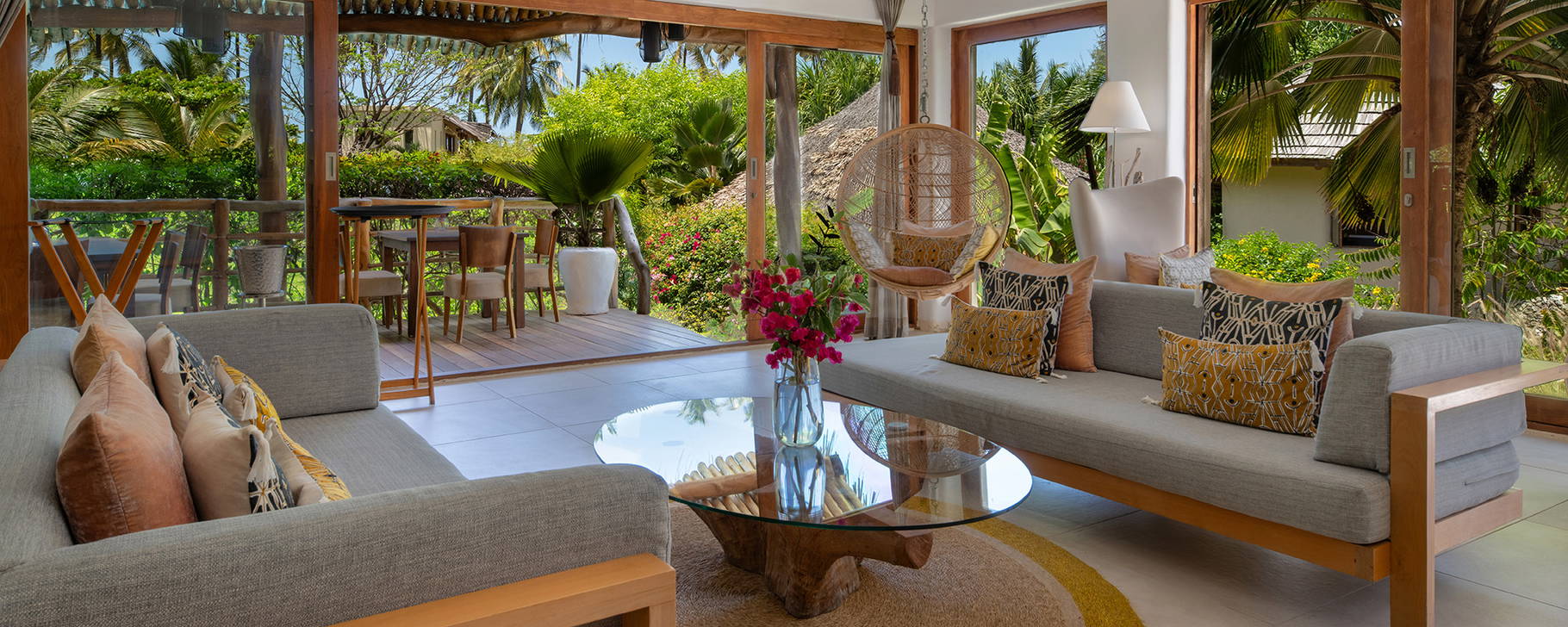Lounge Bar - White Sand Luxury Villas & Spa