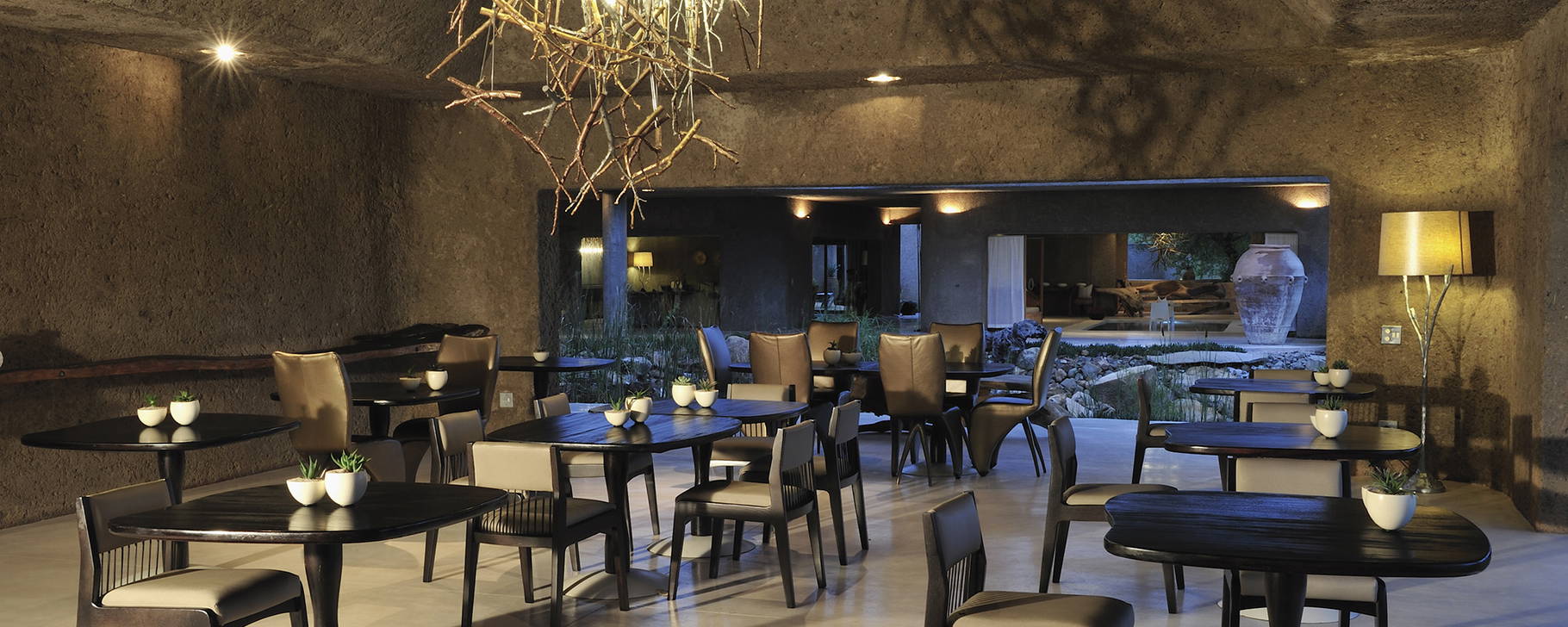 Earth Lodge Restaurant - Sabi Sabi Private Game Reserve