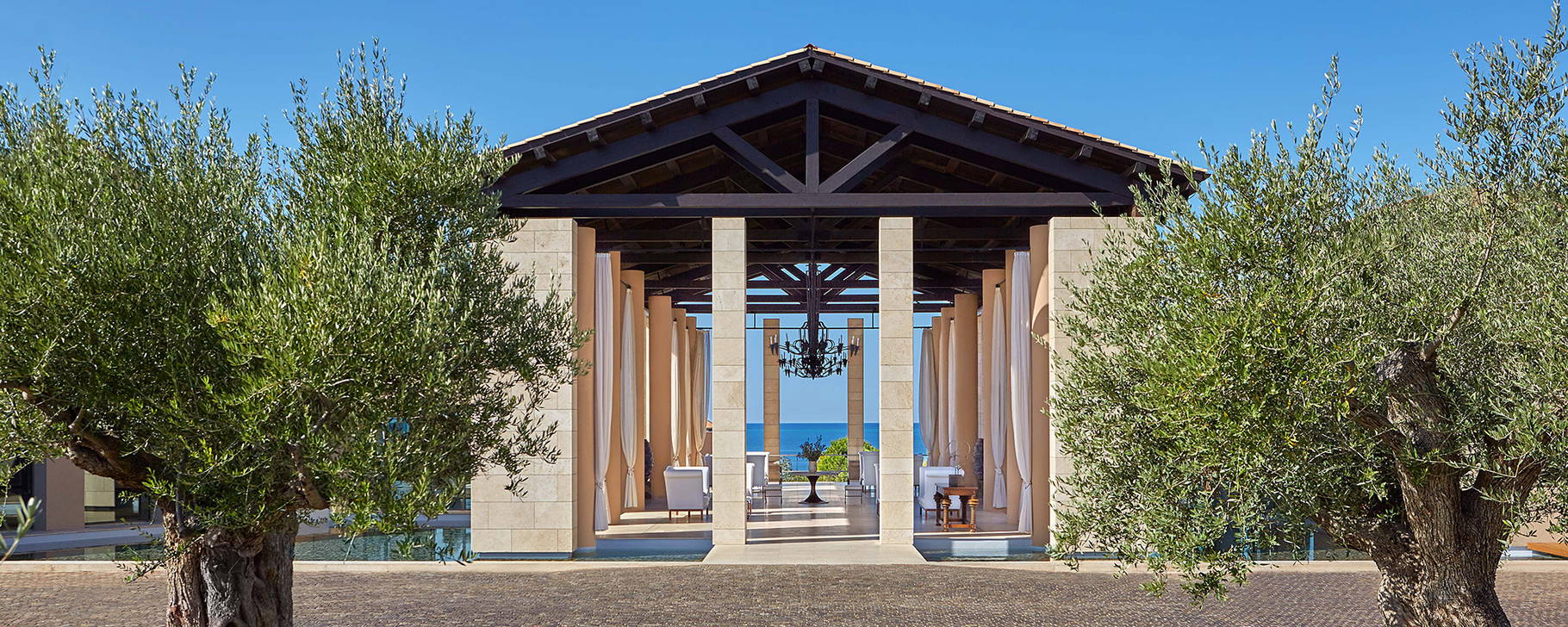 Lobby - The Romanos, a Luxury Collection Resort