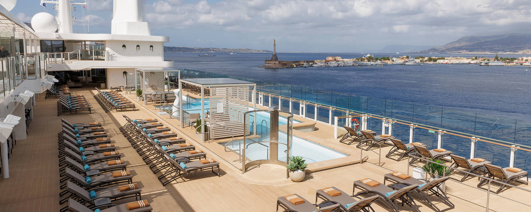 Pool Deck - Silver Ray