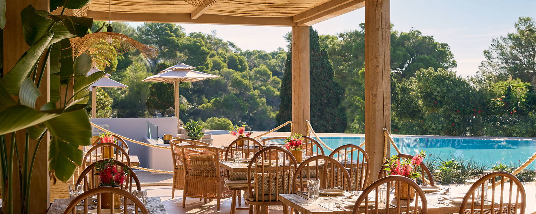 Beach Club Restaurant - Ikos Porto Petro