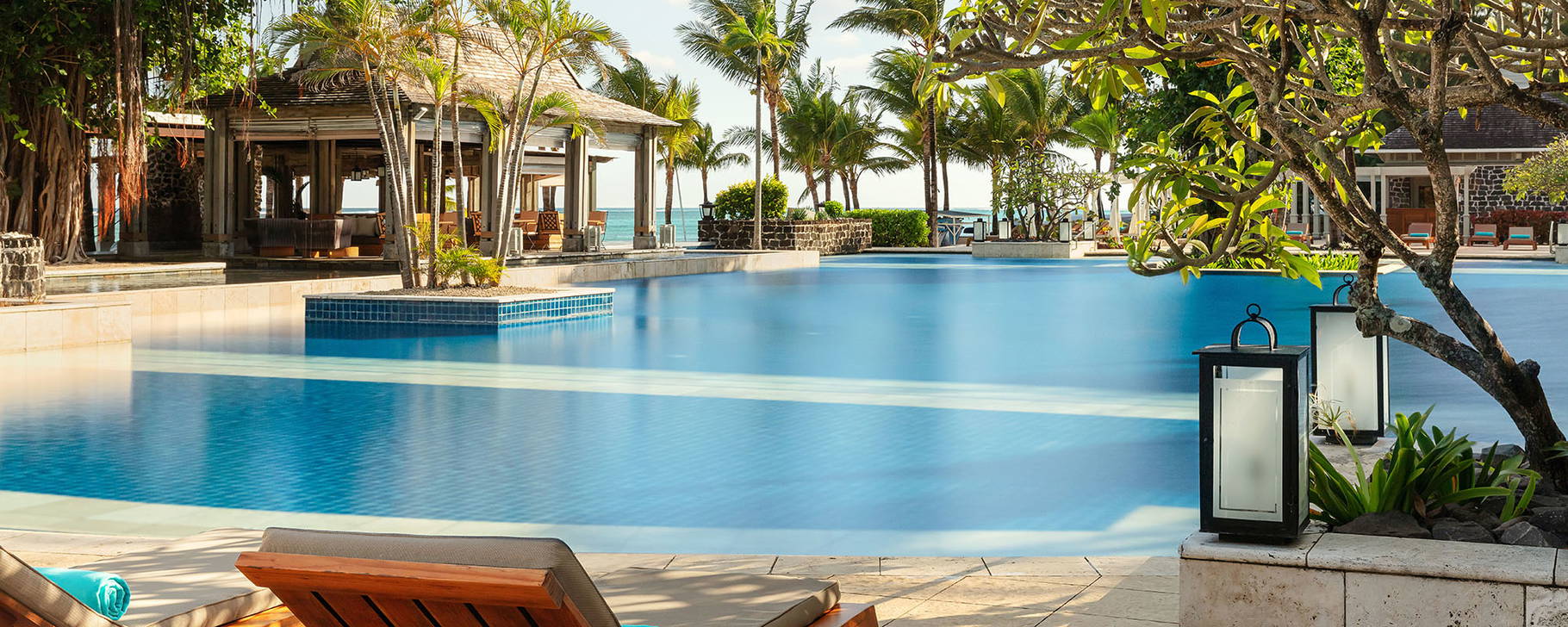 Hauptpool - The St. Regis Le Morne Resort, Mauritius