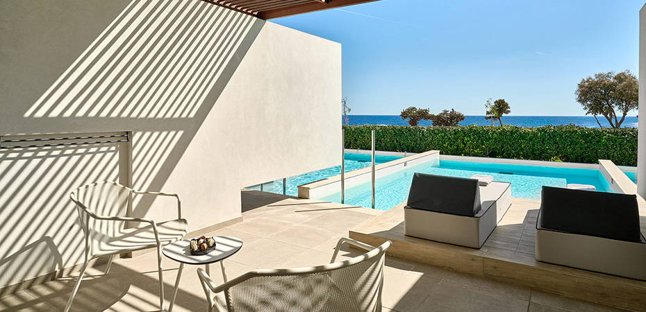 Beachfront Junior Suite Private Pool - Gennadi Grand Resort