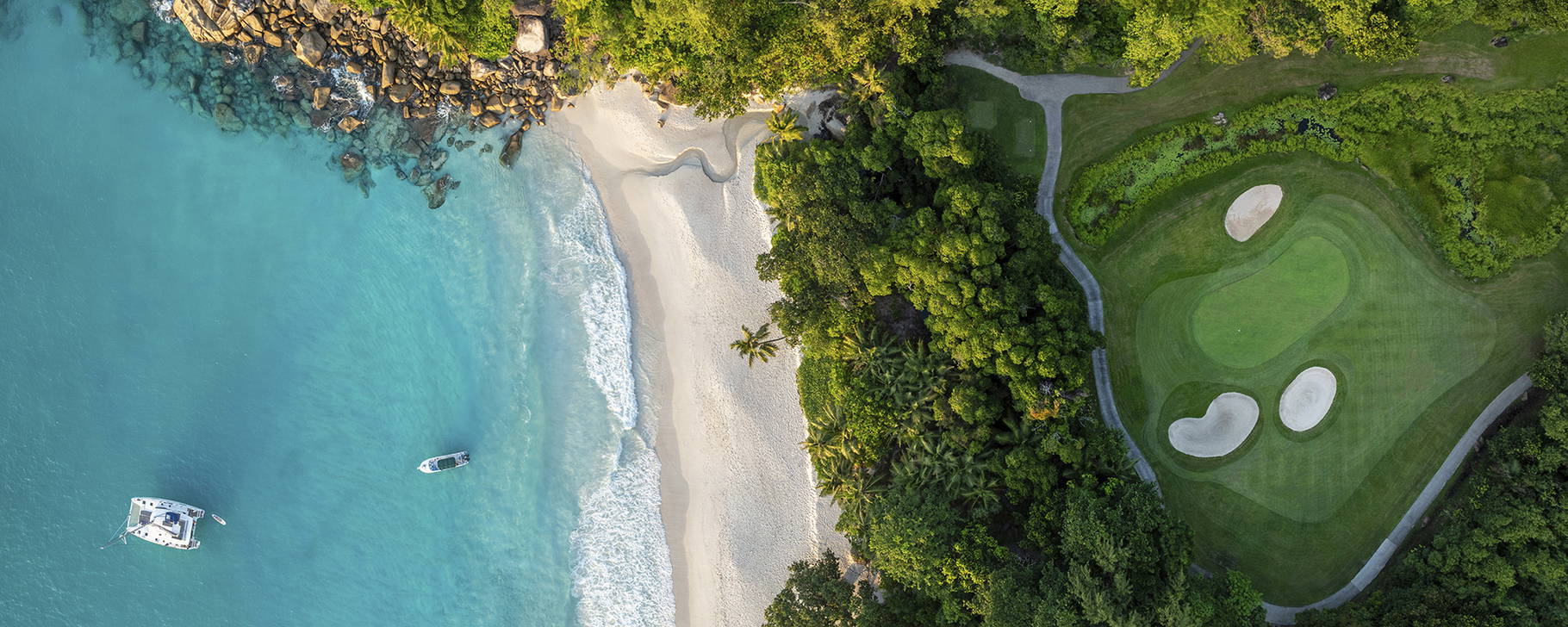 Strand und Golfplatz - Constance Lémuria Seychelles