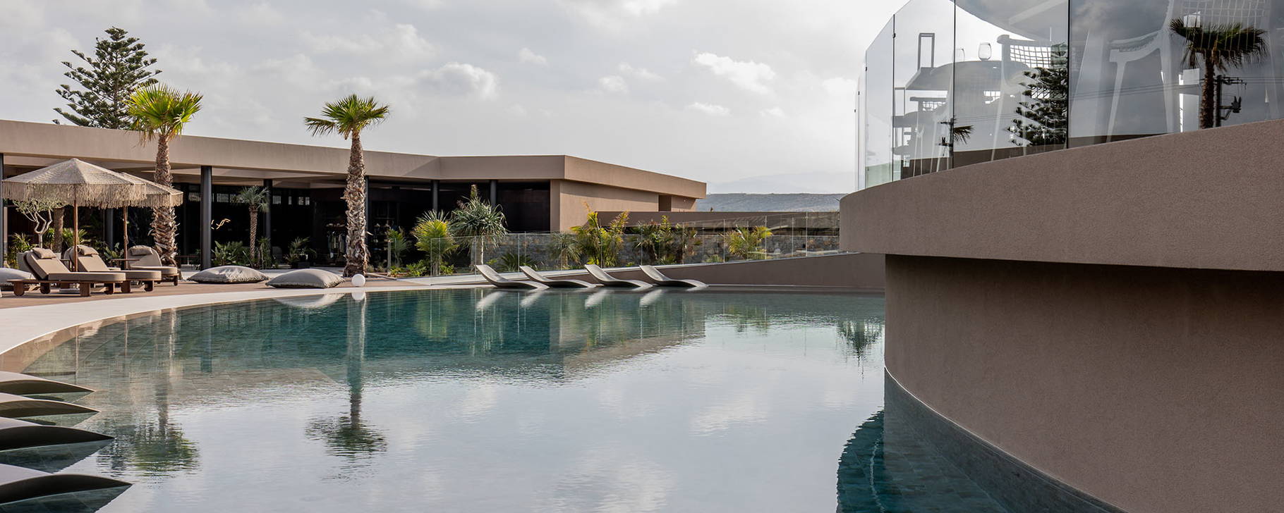 Hauptpool - Pnoé Breathing Life