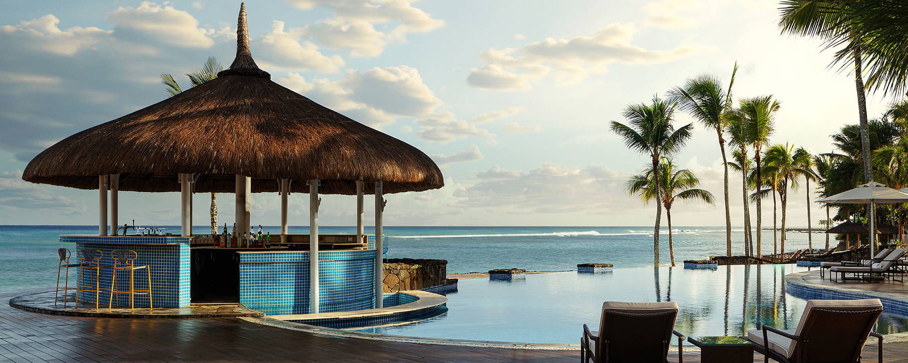 Nirvana Pool Bar - Le Meridien Ile Maurice