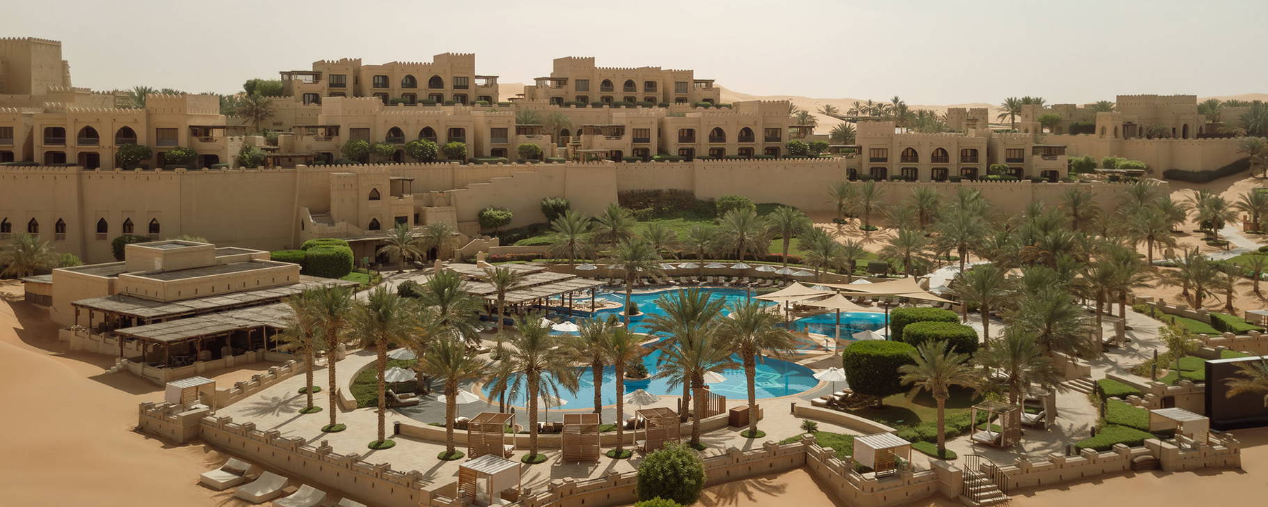 Hotelanlage - Qasr Al Sarab Desert Resort by Anantara