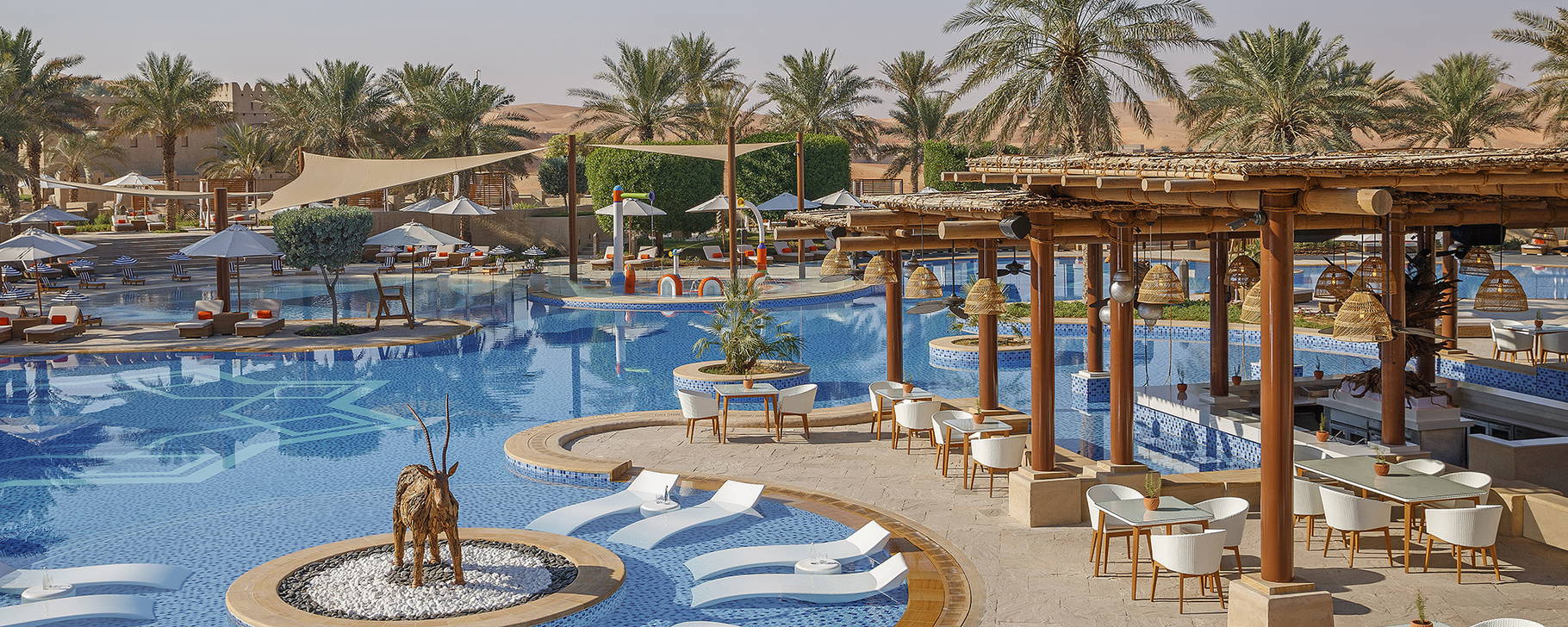 Naseem Pool Bar - Qasr Al Sarab Desert Resort by Anantara