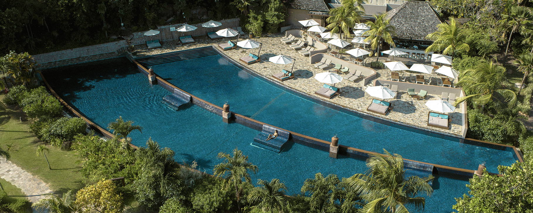 Hauptpool - Raffles Seychelles
