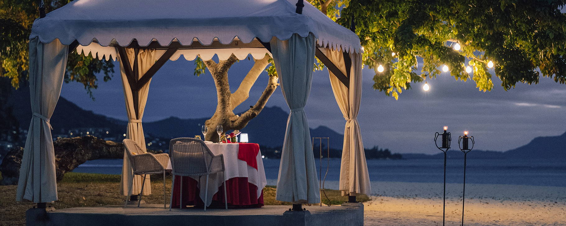 Raj Tent Dinner - Maradiva Villas Resort & Spa