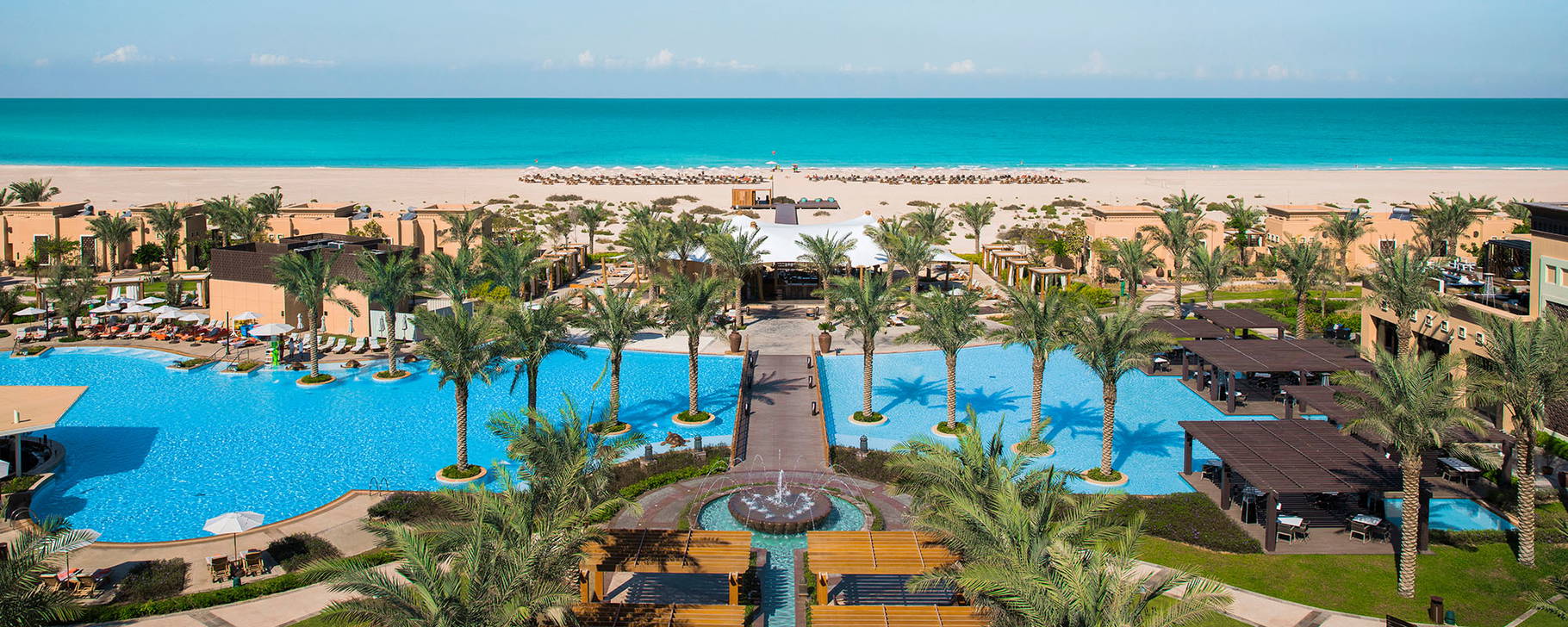 Pool und Strand - Saadiyat Rotana Resort & Villas