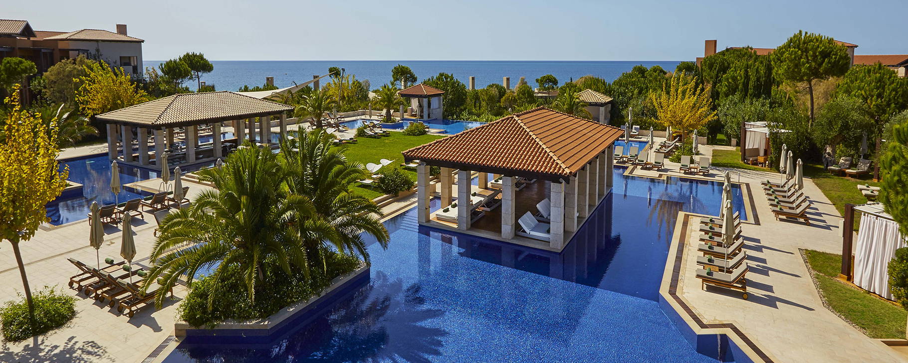 Pool - The Romanos, a Luxury Collection Resort