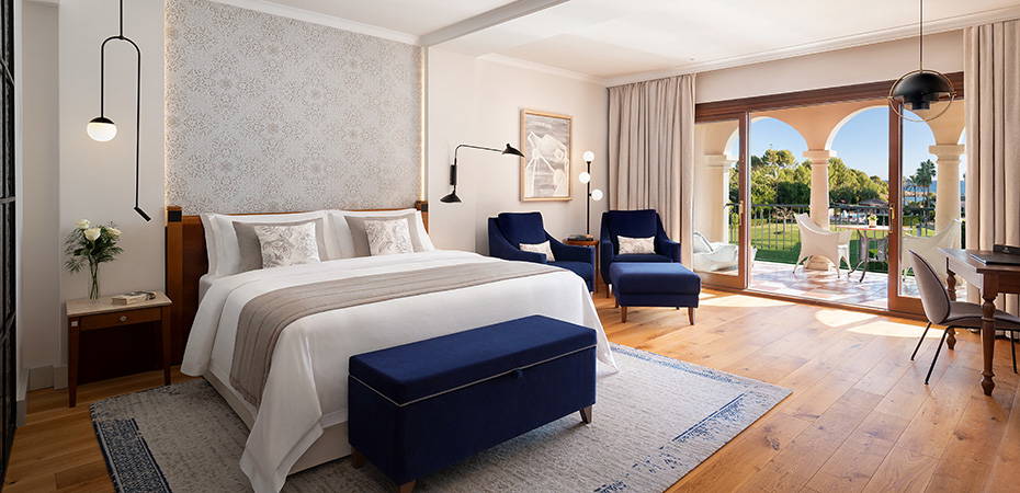 Junior Suite Corner Sea - The St. Regis Mardavall Mallorca Resort