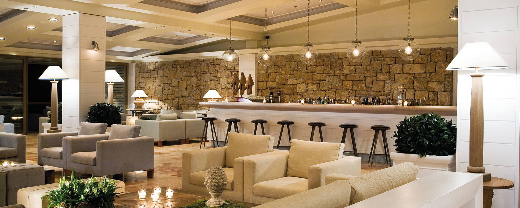 Lounge Bar - Sani Club