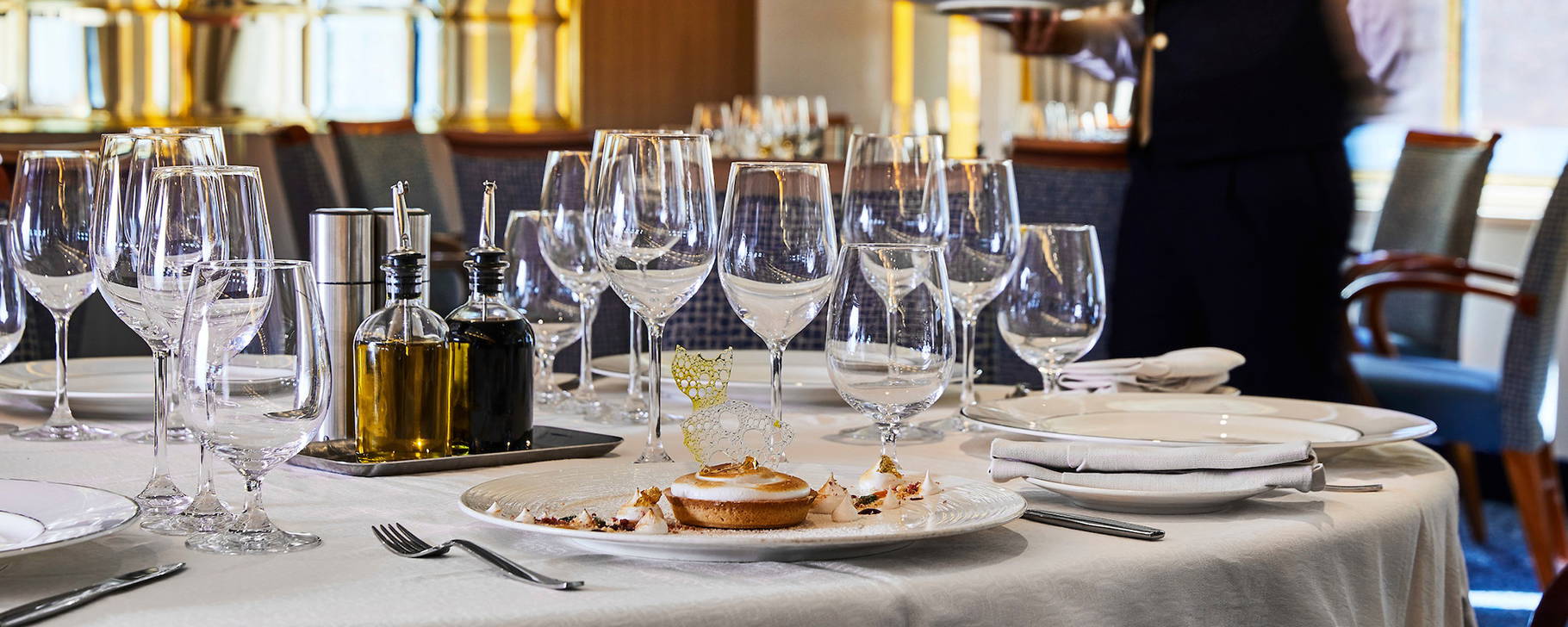 Restaurant - Silver Cloud Expedition