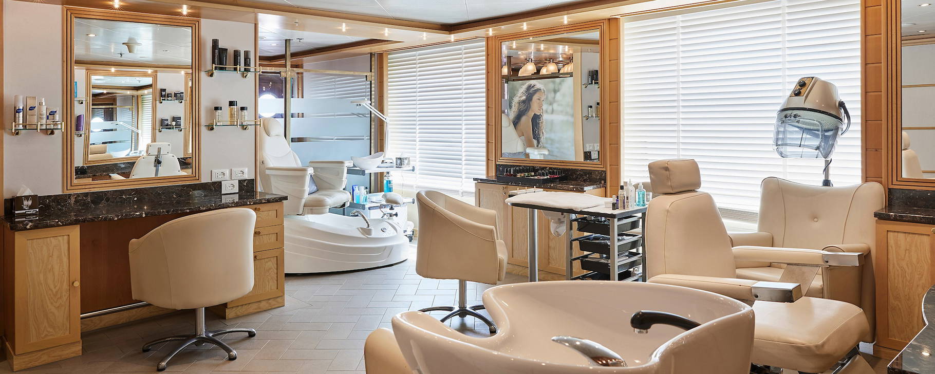 Schönheitssalon - Silver Cloud Expedition