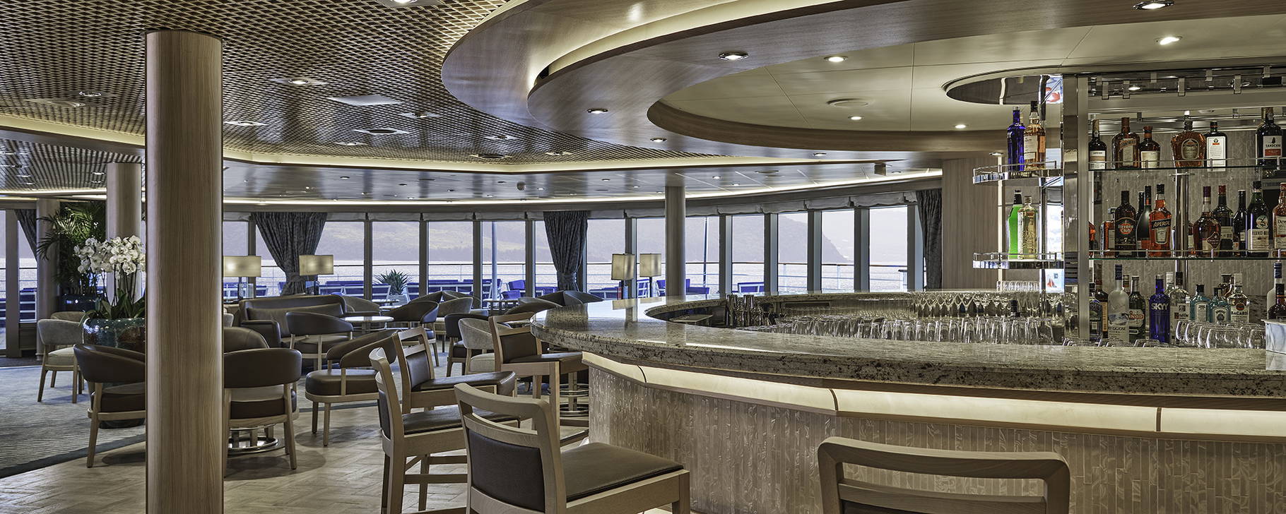 Panorama Lounge - Silver Moon