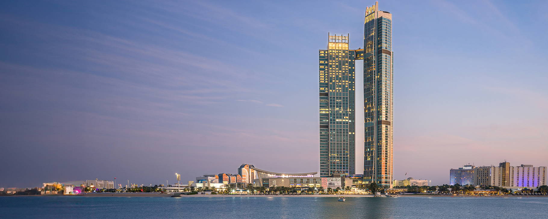Hotelgebäude - The St. Regis Abu Dhabi
