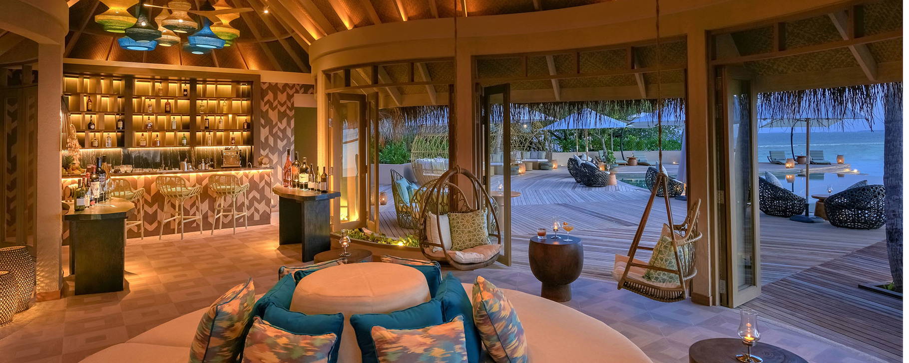 Naiboli Bar - The Nautilus Maldives