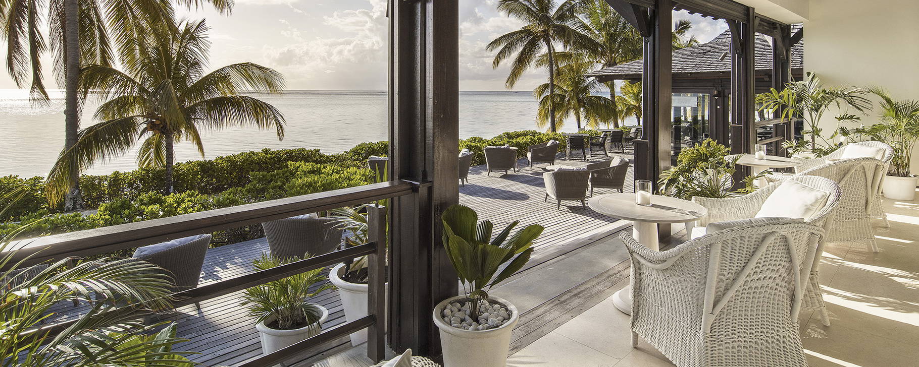 EAST Restaurant - LUX Le Morne