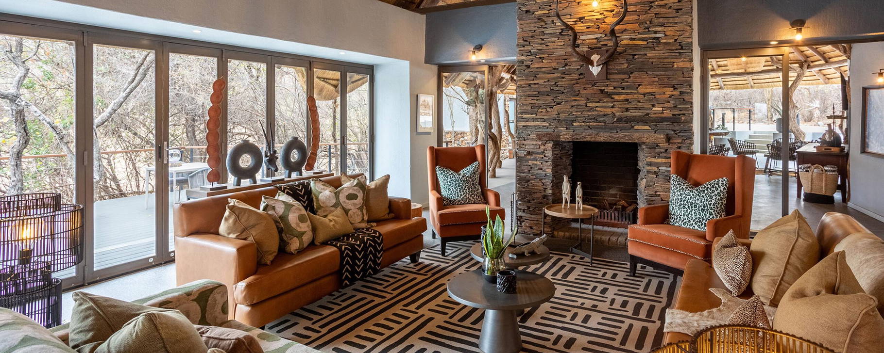 Lounge - Tuningi Safari Lodge