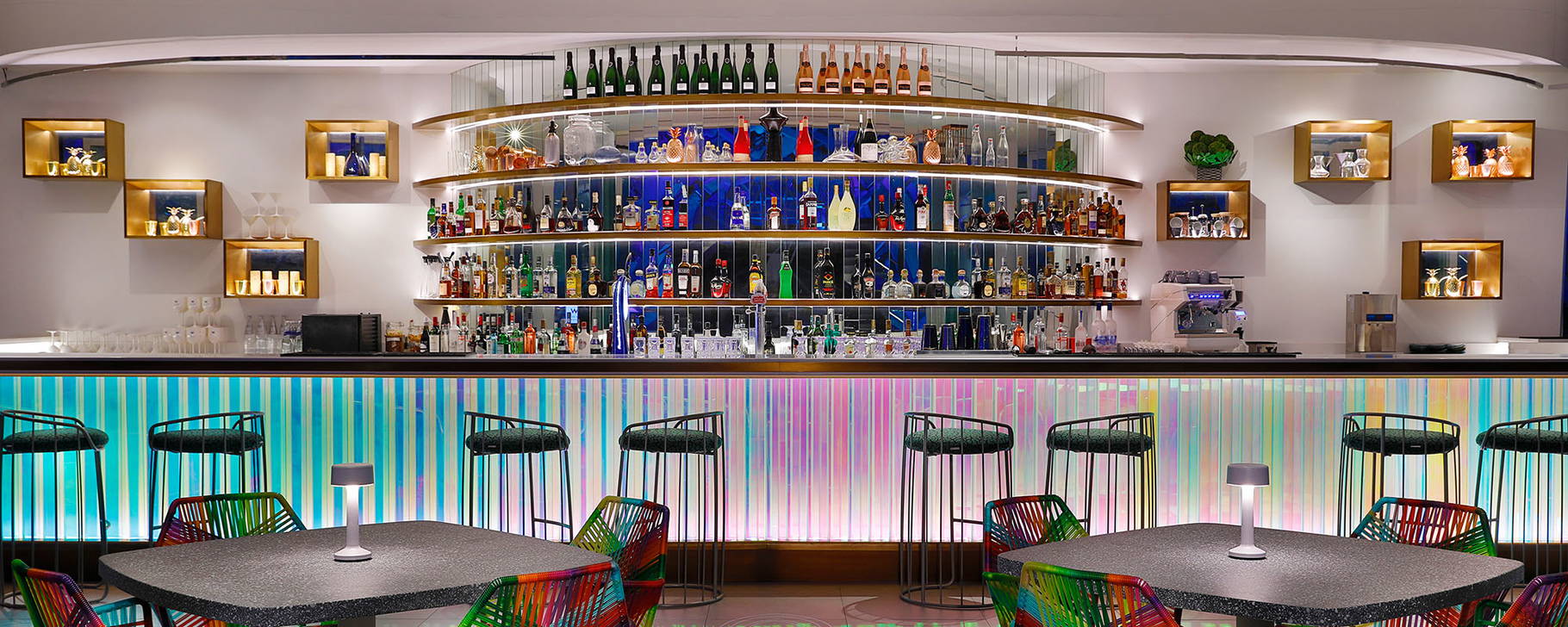 WET Deck Bar - W Abu Dhabi – Yas Island