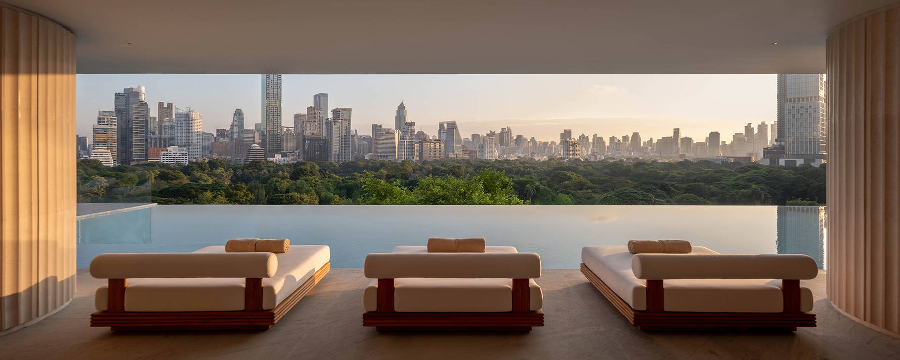Pool - Dusit Thani Bangkok