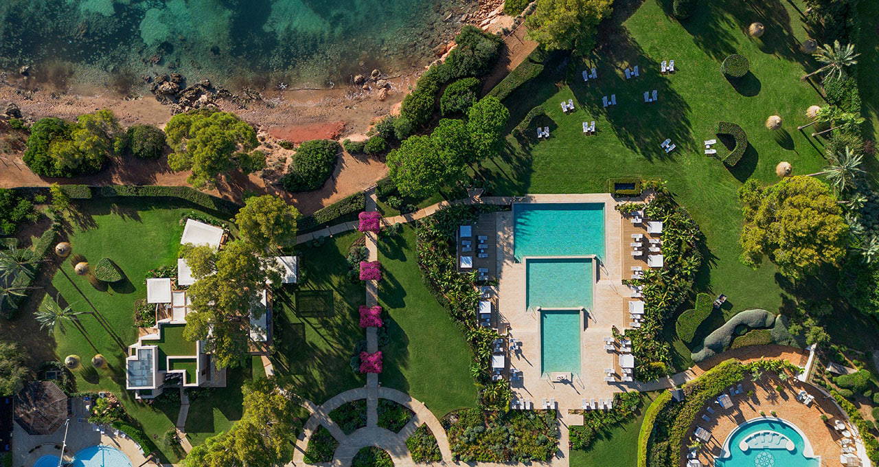 The St. Regis Mardavall Mallorca Resort - Pool und Strand