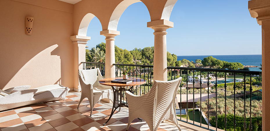 Junior Suite Corner Sea - The St. Regis Mardavall Mallorca Resort