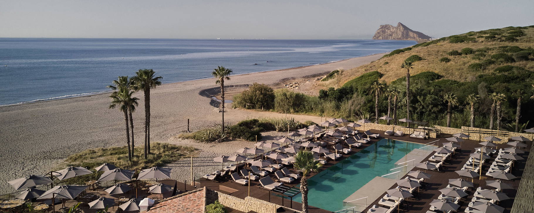 Beach Club und Strand - OKU Andalusia