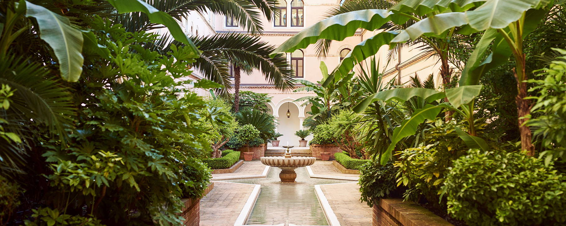 Courtyard - Hotel Excelsior Venice Lido Resort