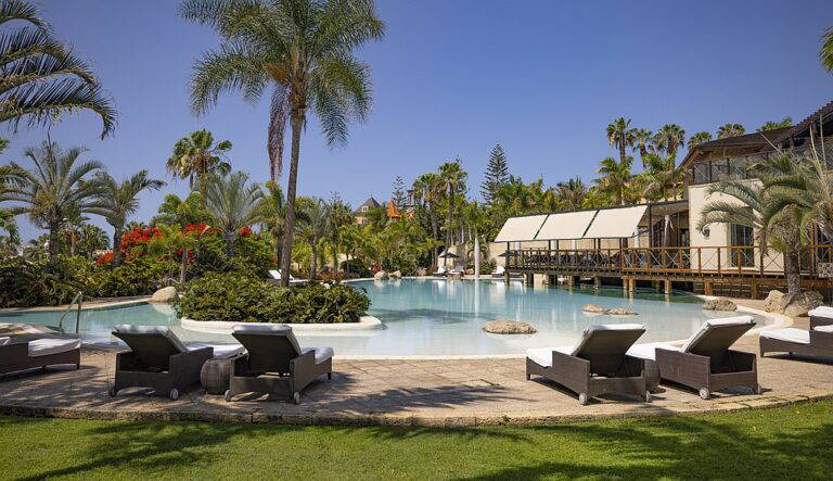 Bahia del Duque Villas