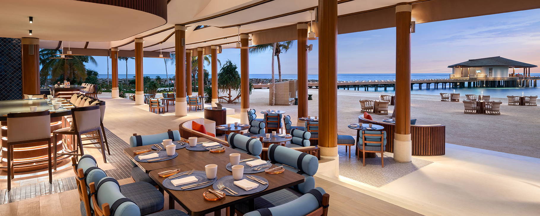 Blue Fin Restaurant - Centara Grand Lagoon Maldives