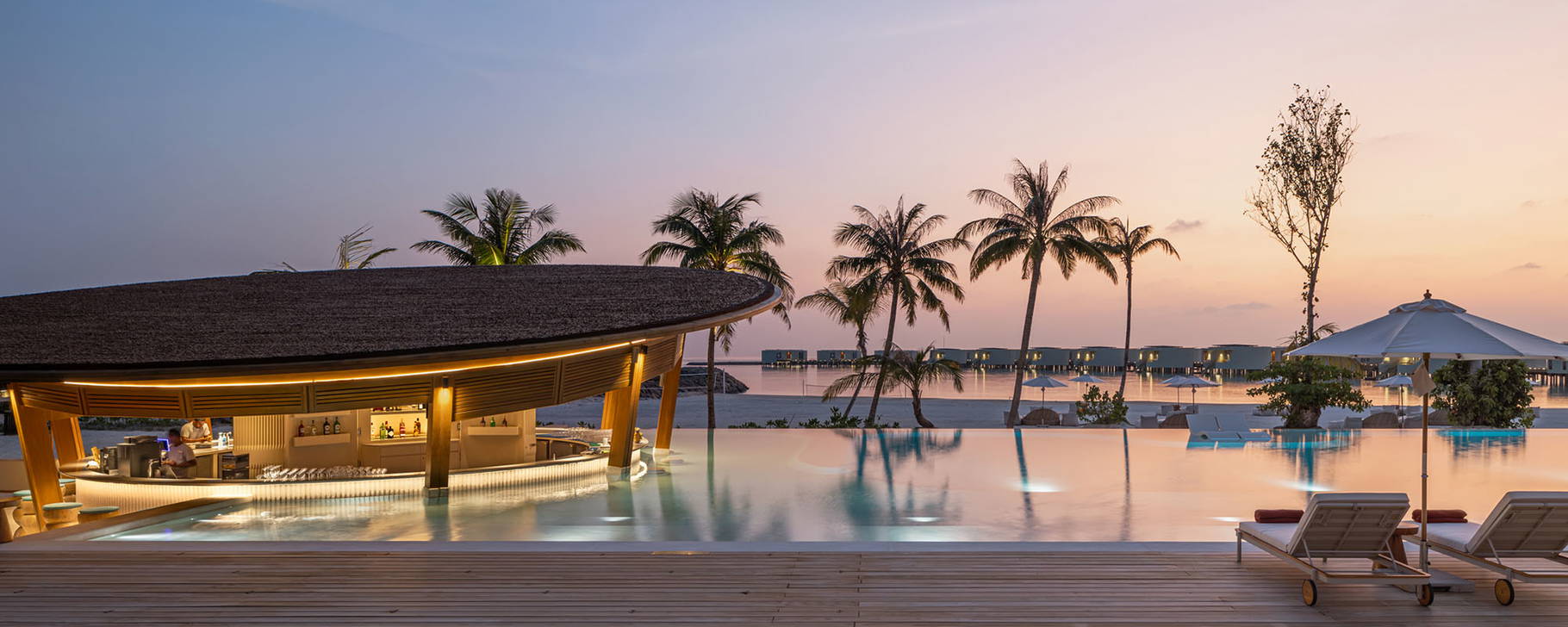 Coco Drift Restaurant - Centara Grand Lagoon Maldives