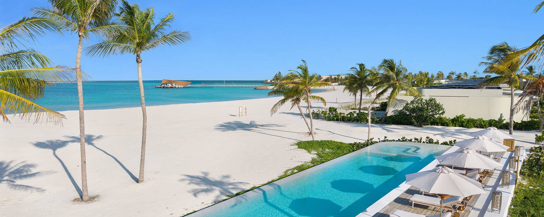 Pool - Centara Grand Lagoon Maldives