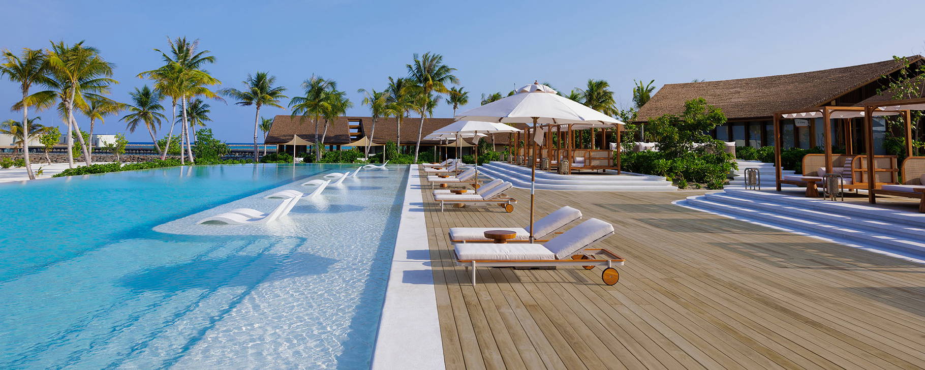 Pool - Centara Grand Lagoon Maldives