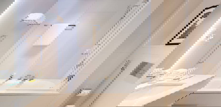 Deluxe City View Room - Le Royal Meridien Beach Resort & Spa