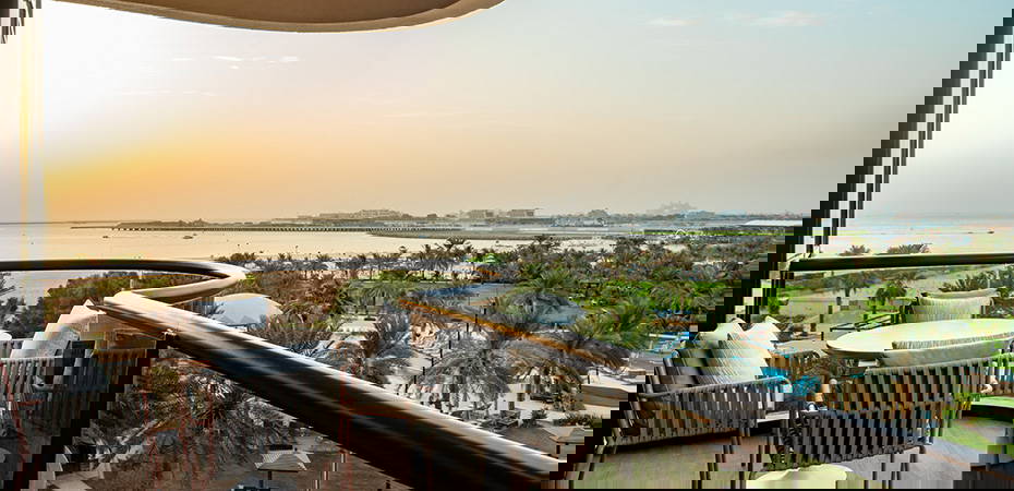 Royal Club Tower Suite - Le Royal Meridien Beach Resort & Spa