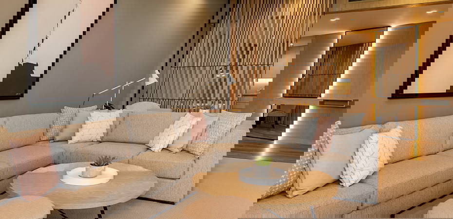 Royal Club Tower Suite - Le Royal Meridien Beach Resort & Spa